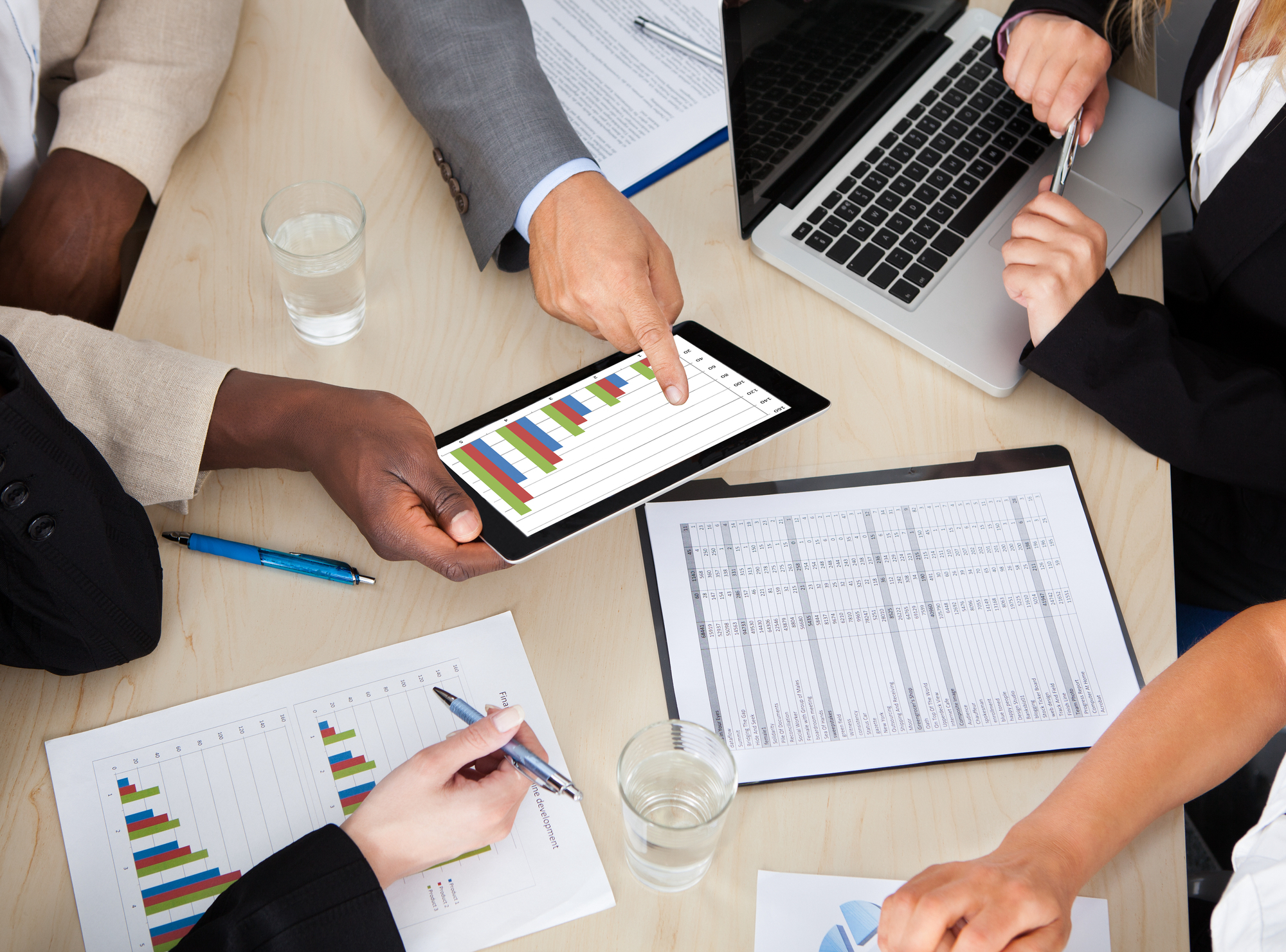 Egy vállalati szoftver nem csak a multiknak kell. Cím: egy-vallalati-szoftver-nem-csak-a-multiknak-kell